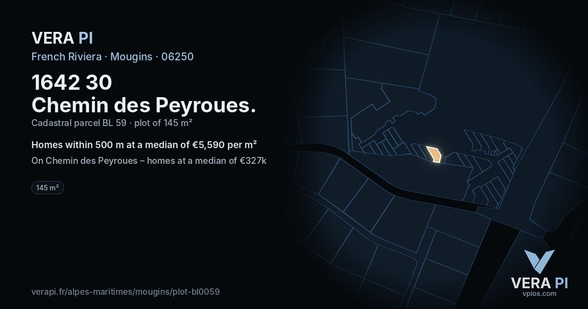 1642 30 Chemin des Peyroues, Mougins at night – the plot lit, the parcels around coloured by the prices near them
