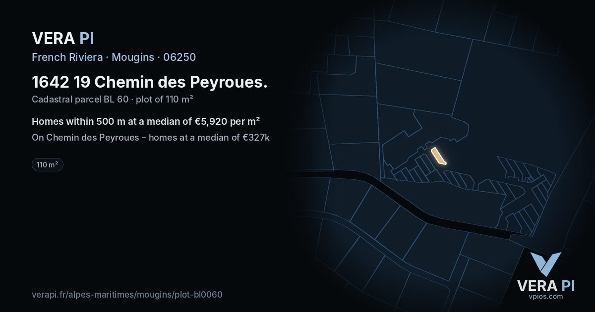 1642 19 Chemin des Peyroues, Mougins at night – the plot lit, the parcels around coloured by the prices near them