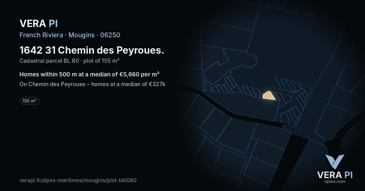 1642 31 Chemin des Peyroues, Mougins at night – the plot lit, the parcels around coloured by the prices near them