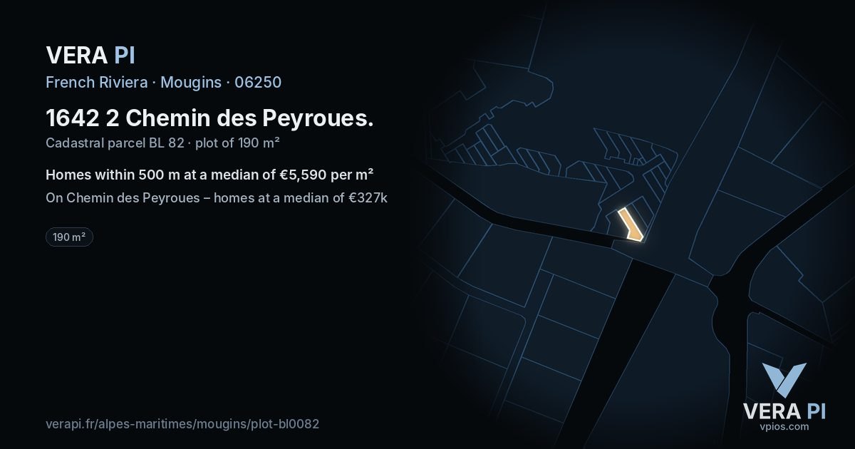 1642 2 Chemin des Peyroues, Mougins at night – the plot lit, the parcels around coloured by the prices near them