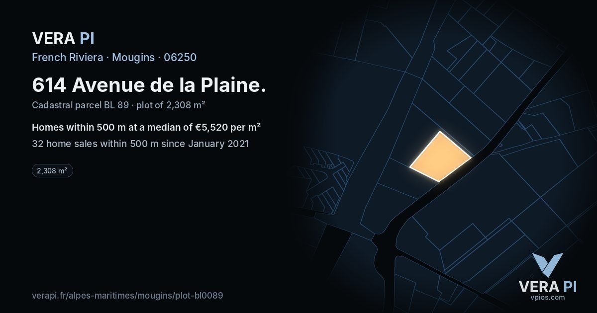 614 Avenue de la Plaine, Mougins at night – the plot lit, the parcels around coloured by the prices near them