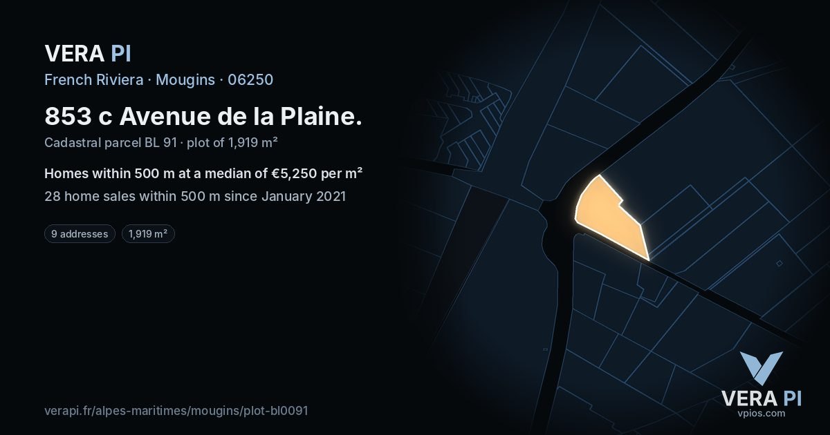 853 c Avenue de la Plaine, Mougins at night – the plot lit, the parcels around coloured by the prices near them