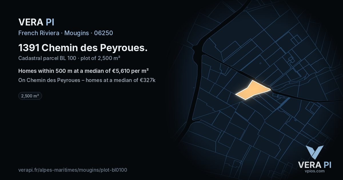 1391 Chemin des Peyroues, Mougins at night – the plot lit, the parcels around coloured by the prices near them