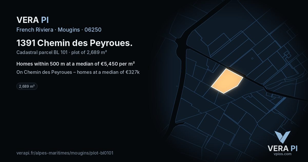 1391 Chemin des Peyroues, Mougins at night – the plot lit, the parcels around coloured by the prices near them