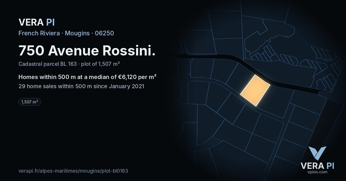 750 Avenue Rossini, Mougins at night – the plot lit, the parcels around coloured by the prices near them