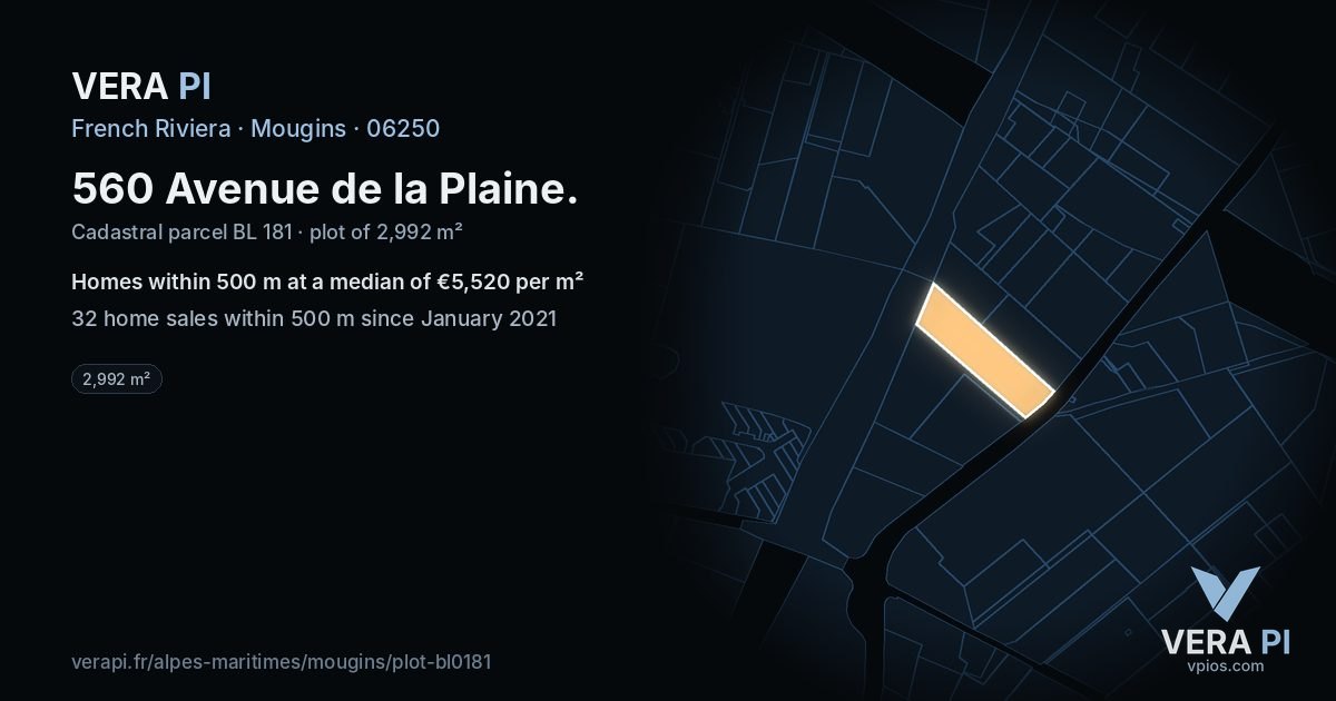 560 Avenue de la Plaine, Mougins at night – the plot lit, the parcels around coloured by the prices near them