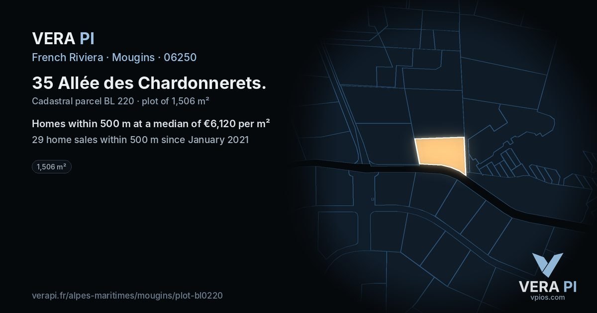 35 Allée des Chardonnerets, Mougins at night – the plot lit, the parcels around coloured by the prices near them