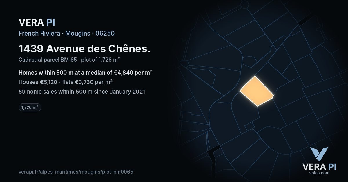 1439 Avenue des Chênes, Mougins at night – the plot lit, the parcels around coloured by the prices near them