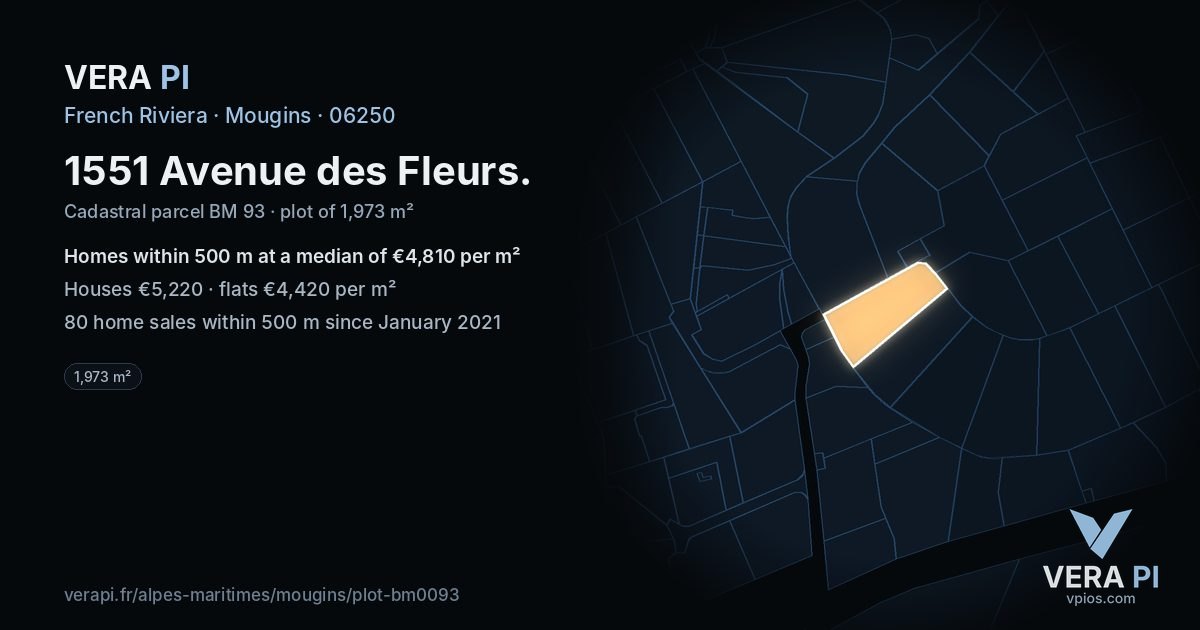 1551 Avenue des Fleurs, Mougins at night – the plot lit, the parcels around coloured by the prices near them