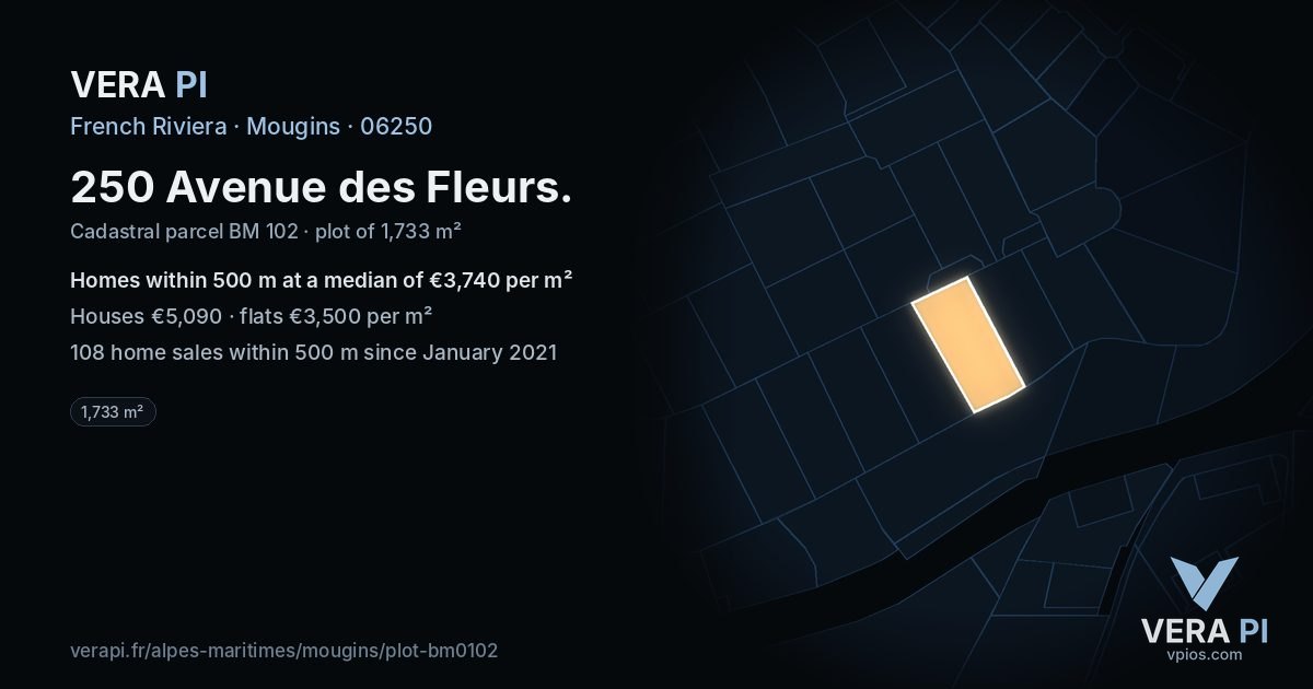 250 Avenue des Fleurs, Mougins at night – the plot lit, the parcels around coloured by the prices near them