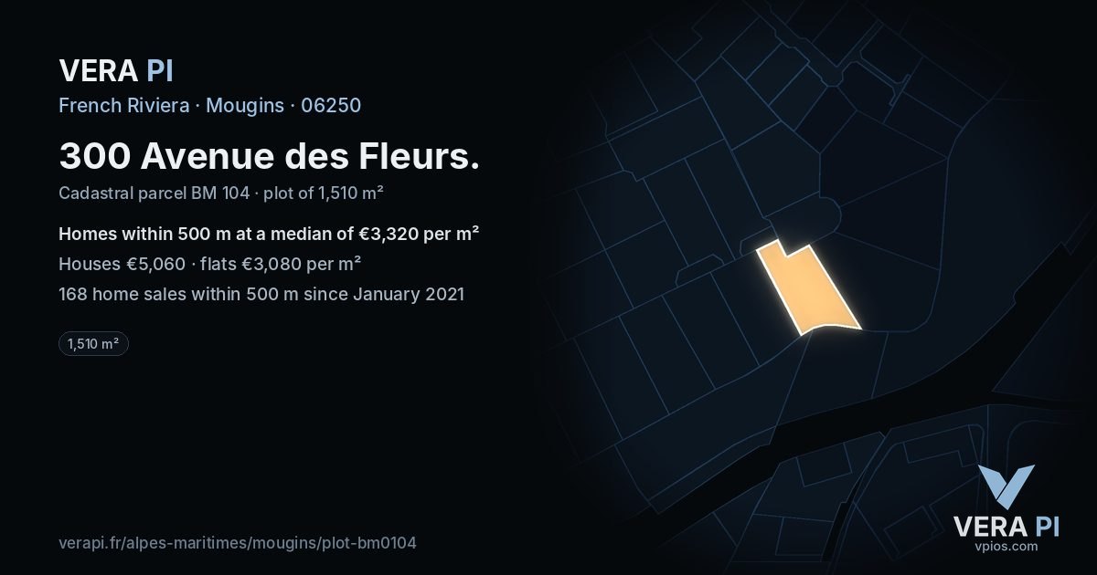 300 Avenue des Fleurs, Mougins at night – the plot lit, the parcels around coloured by the prices near them