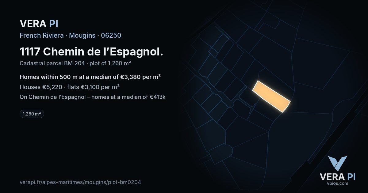 1117 Chemin de l’Espagnol, Mougins at night – the plot lit, the parcels around coloured by the prices near them