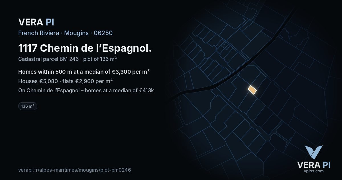 1117 Chemin de l’Espagnol, Mougins at night – the plot lit, the parcels around coloured by the prices near them