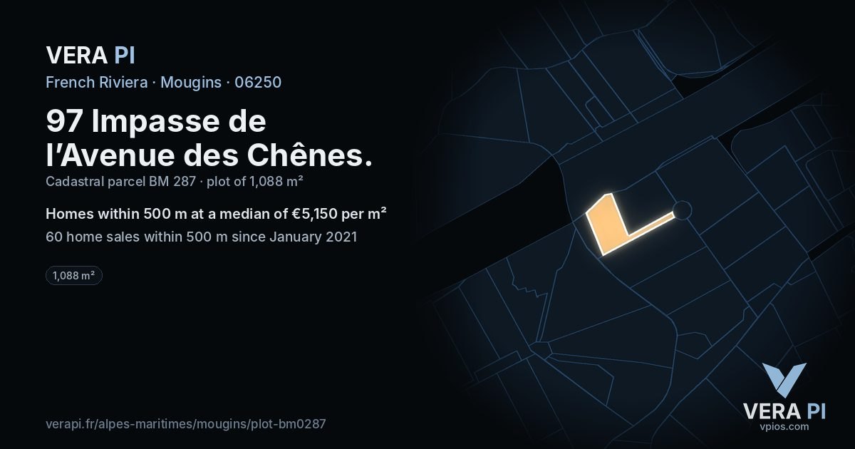 97 Impasse de l’Avenue des Chênes, Mougins at night – the plot lit, the parcels around coloured by the prices near them
