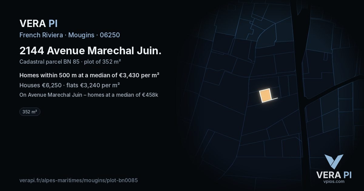 2144 Avenue Marechal Juin, Mougins at night – the plot lit, the parcels around coloured by the prices near them