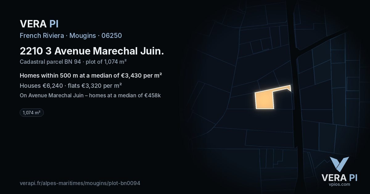 2210 3 Avenue Marechal Juin, Mougins at night – the plot lit, the parcels around coloured by the prices near them