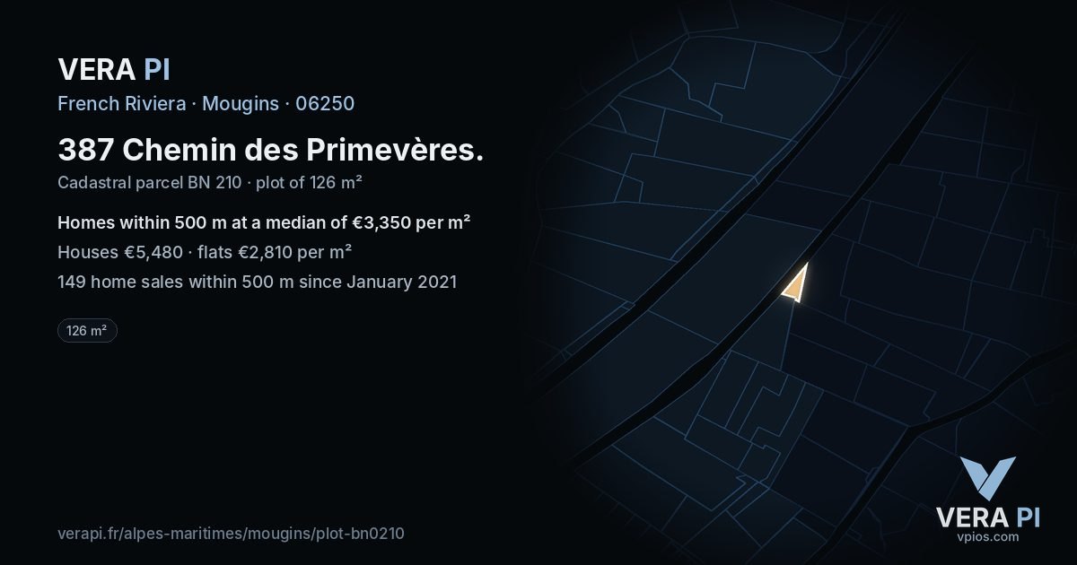 387 Chemin des Primevères, Mougins at night – the plot lit, the parcels around coloured by the prices near them