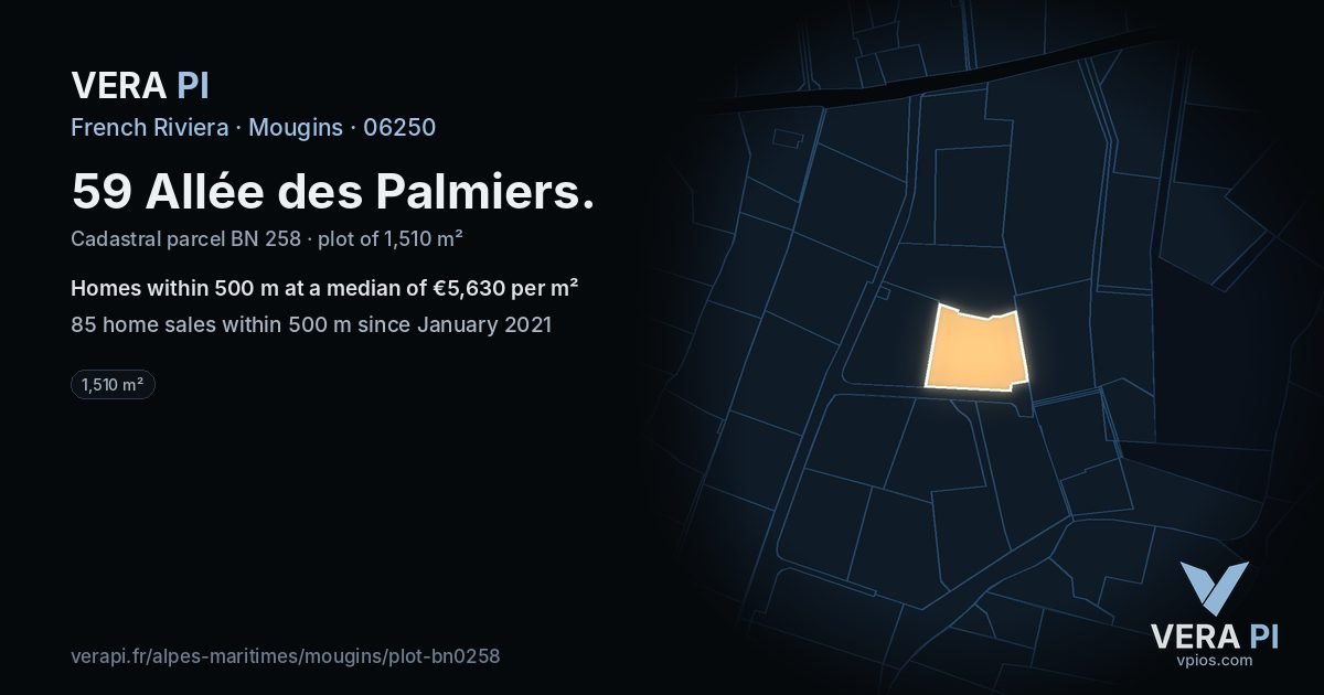 59 Allée des Palmiers, Mougins at night – the plot lit, the parcels around coloured by the prices near them