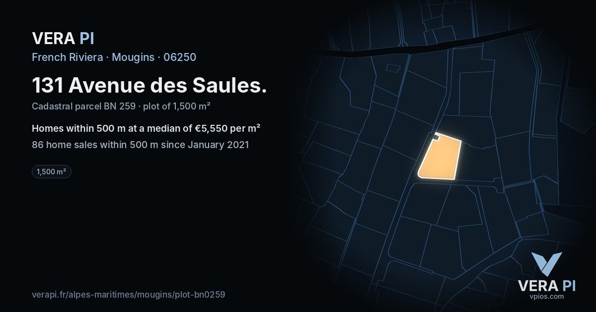 131 Avenue des Saules, Mougins at night – the plot lit, the parcels around coloured by the prices near them