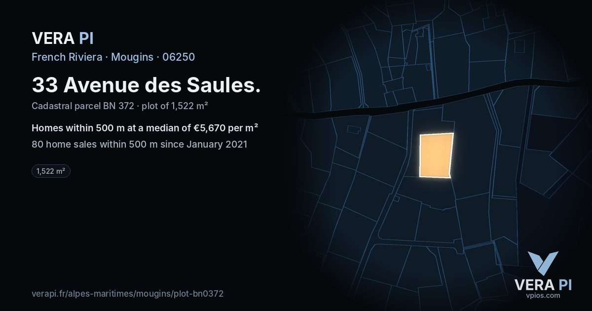 33 Avenue des Saules, Mougins at night – the plot lit, the parcels around coloured by the prices near them
