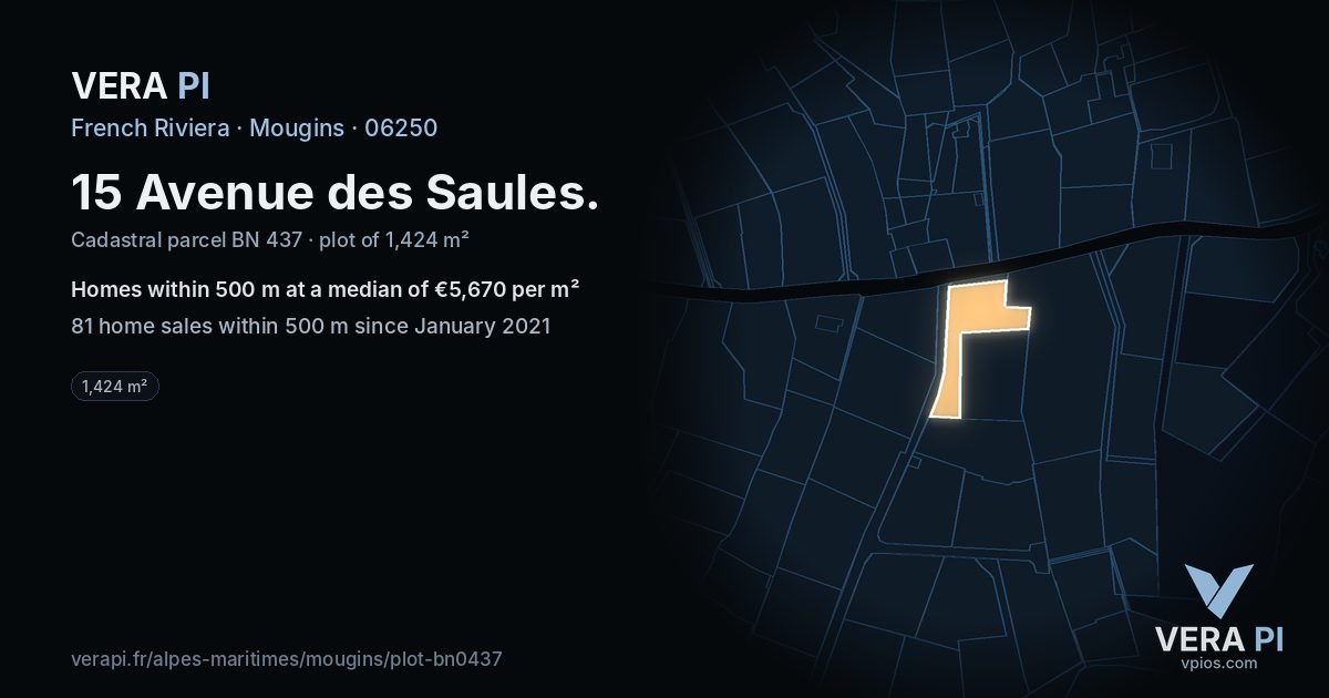 15 Avenue des Saules, Mougins at night – the plot lit, the parcels around coloured by the prices near them