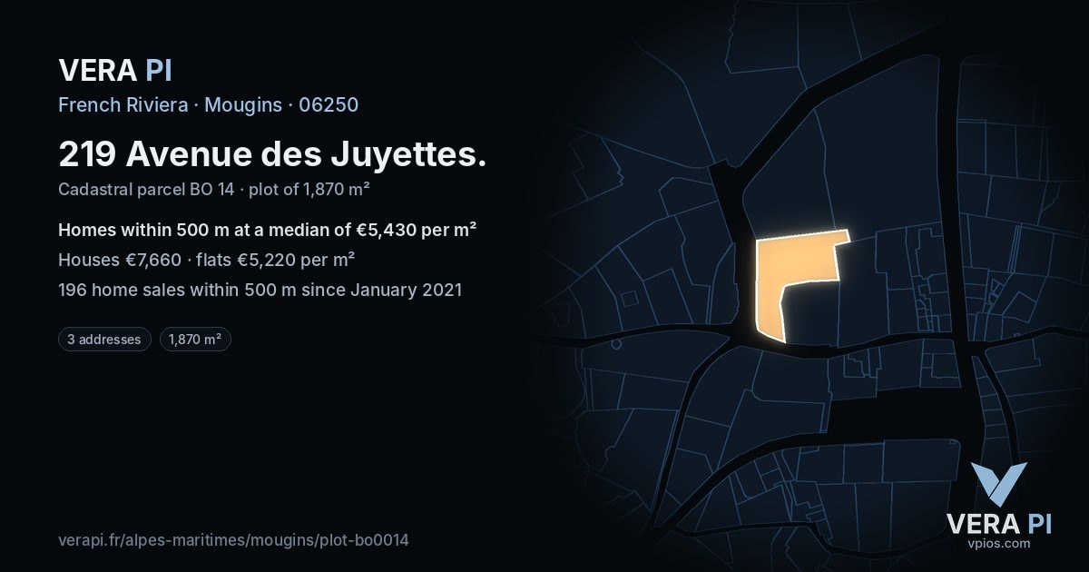 219 Avenue des Juyettes, Mougins at night – the plot lit, the parcels around coloured by the prices near them