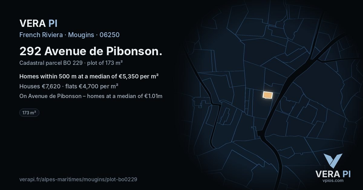 292 Avenue de Pibonson, Mougins at night – the plot lit, the parcels around coloured by the prices near them
