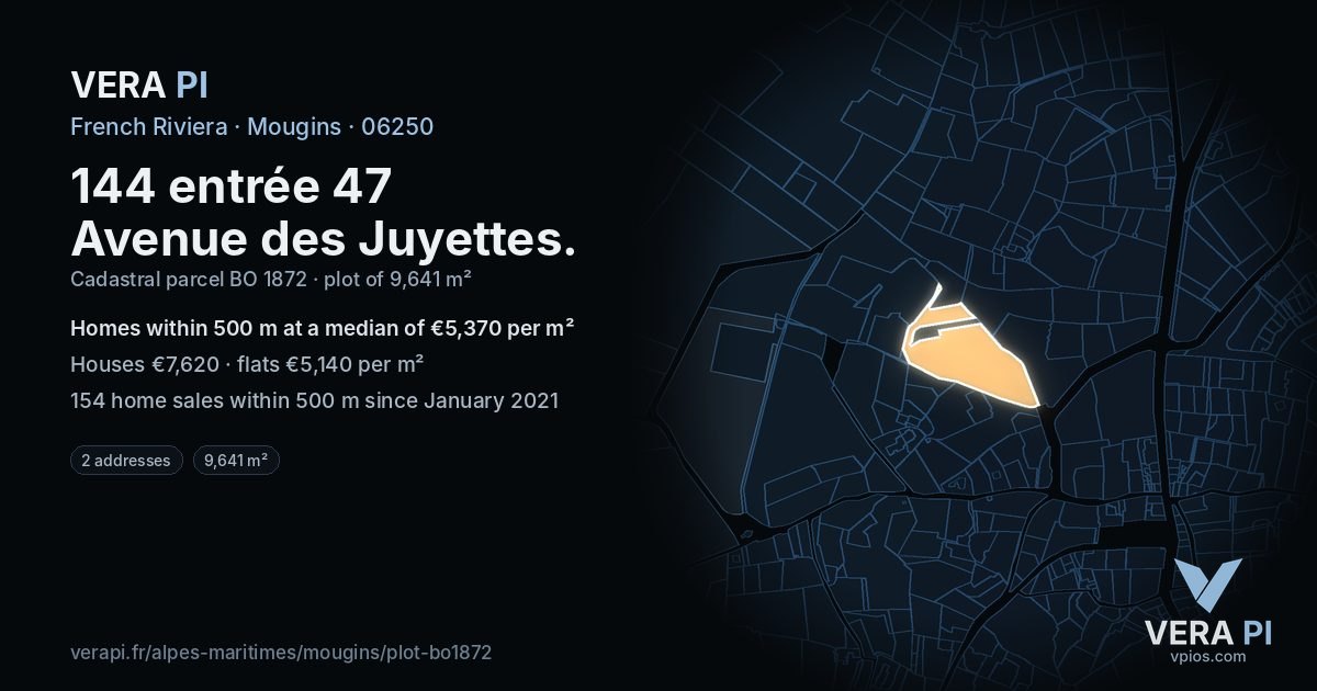 144 entrée 47 Avenue des Juyettes, Mougins at night – the plot lit, the parcels around coloured by the prices near them
