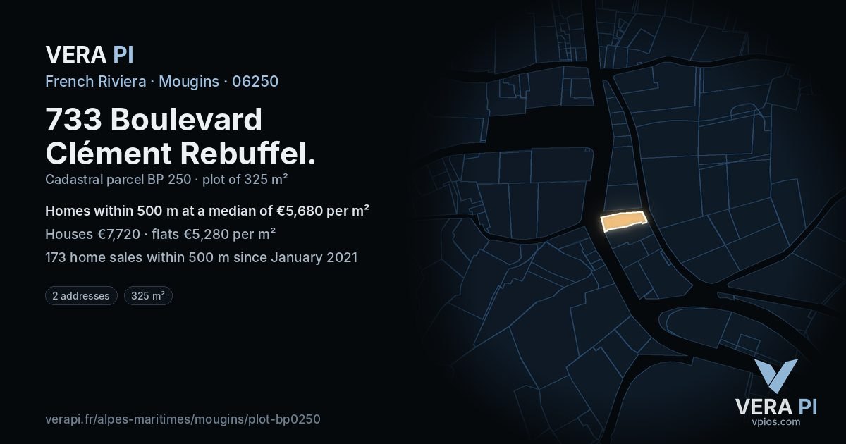 733 Boulevard Clément Rebuffel, Mougins at night – the plot lit, the parcels around coloured by the prices near them