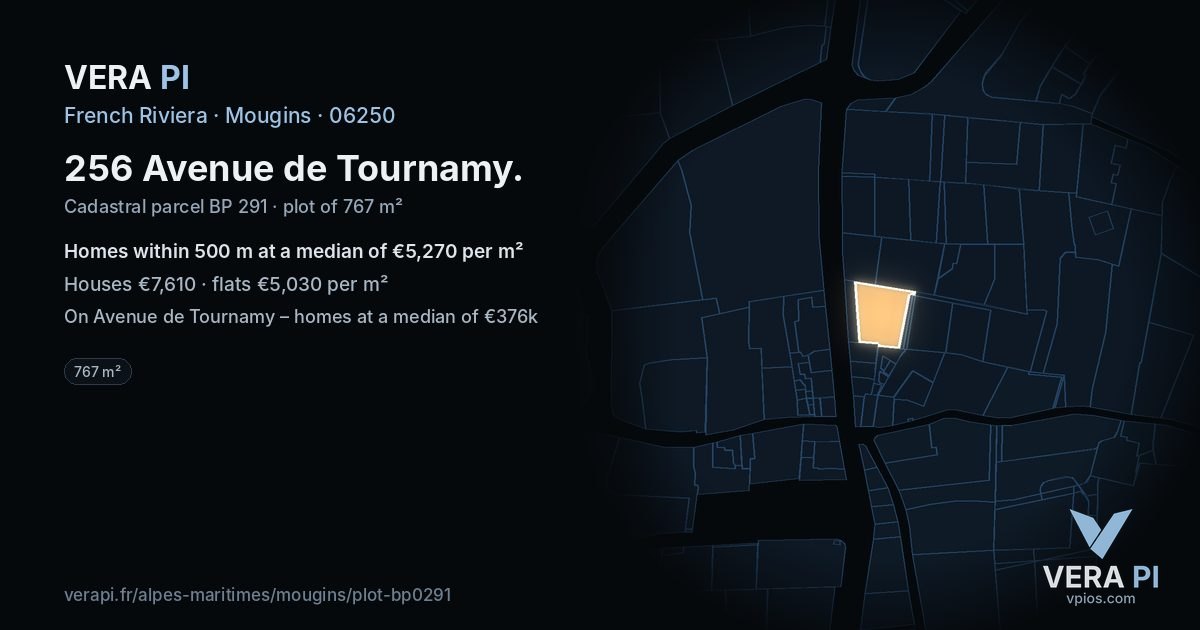 256 Avenue de Tournamy, Mougins at night – the plot lit, the parcels around coloured by the prices near them