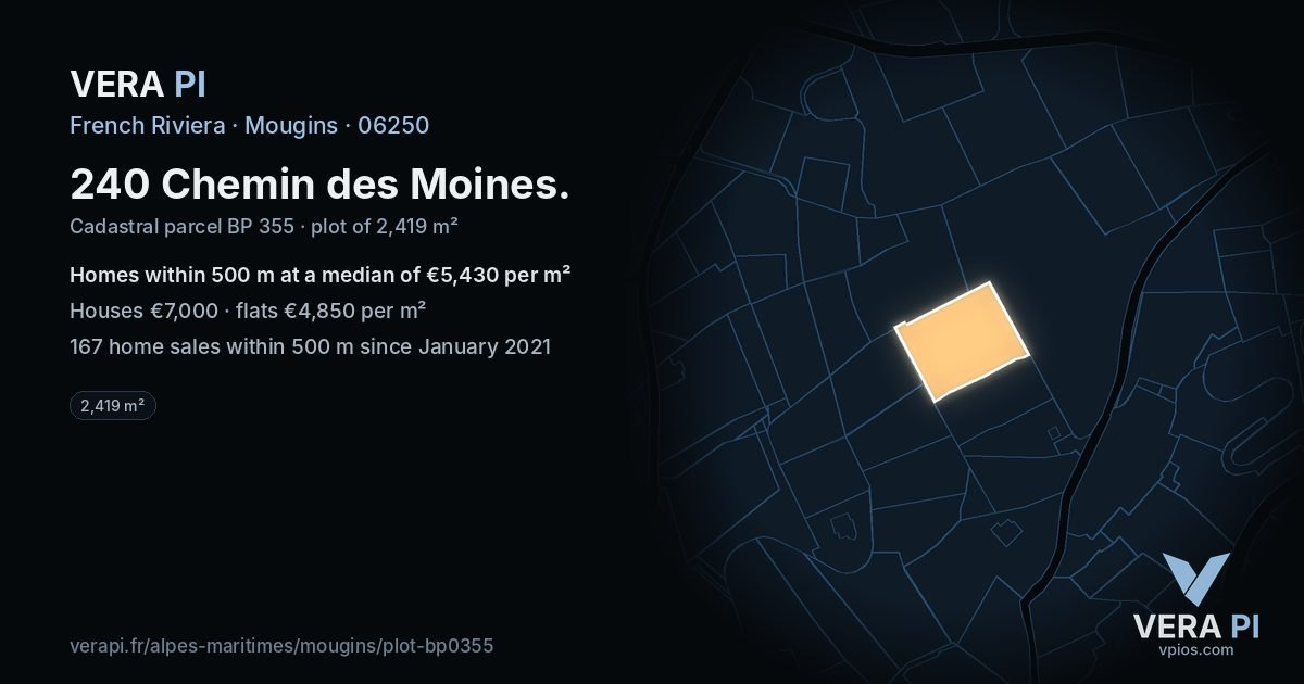 240 Chemin des Moines, Mougins at night – the plot lit, the parcels around coloured by the prices near them