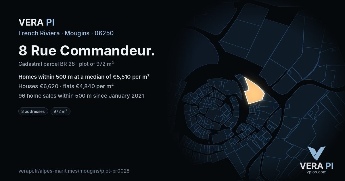 8 Rue Commandeur, Mougins at night – the plot lit, the parcels around coloured by the prices near them
