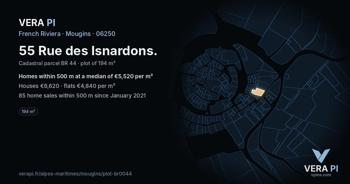 55 Rue des Isnardons, Mougins at night – the plot lit, the parcels around coloured by the prices near them
