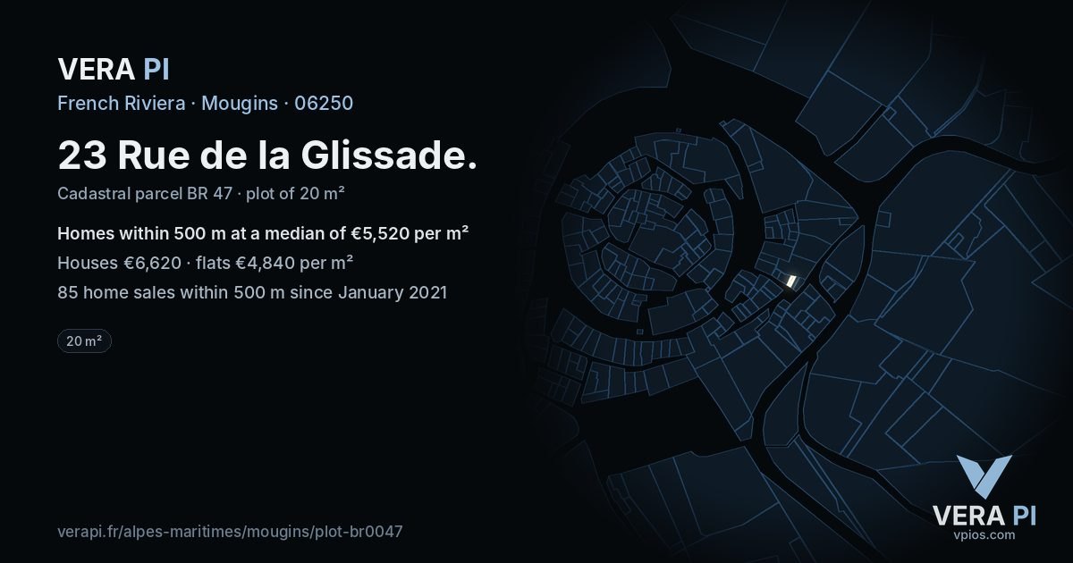 23 Rue de la Glissade, Mougins at night – the plot lit, the parcels around coloured by the prices near them