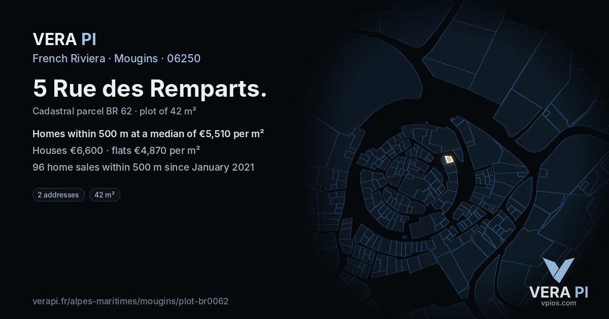 5 Rue des Remparts, Mougins at night – the plot lit, the parcels around coloured by the prices near them