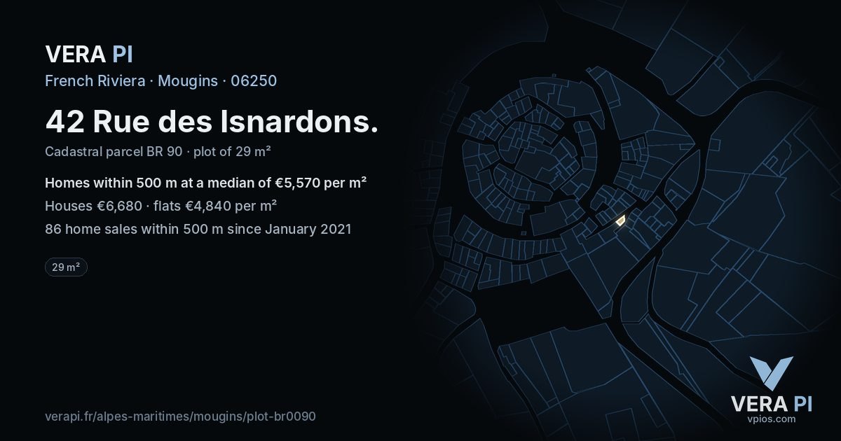 42 Rue des Isnardons, Mougins at night – the plot lit, the parcels around coloured by the prices near them