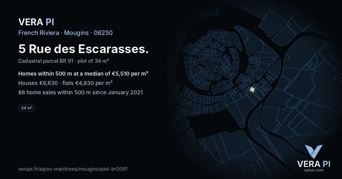 5 Rue des Escarasses, Mougins at night – the plot lit, the parcels around coloured by the prices near them