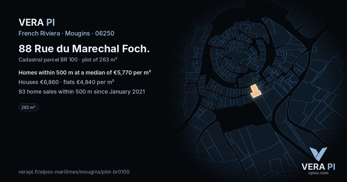 88 Rue du Marechal Foch, Mougins at night – the plot lit, the parcels around coloured by the prices near them