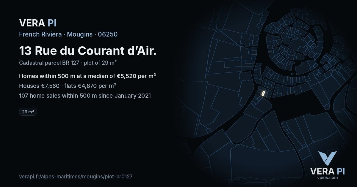 13 Rue du Courant d’Air, Mougins at night – the plot lit, the parcels around coloured by the prices near them