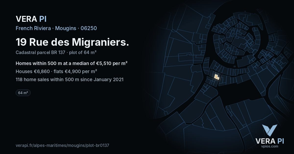 19 Rue des Migraniers, Mougins at night – the plot lit, the parcels around coloured by the prices near them