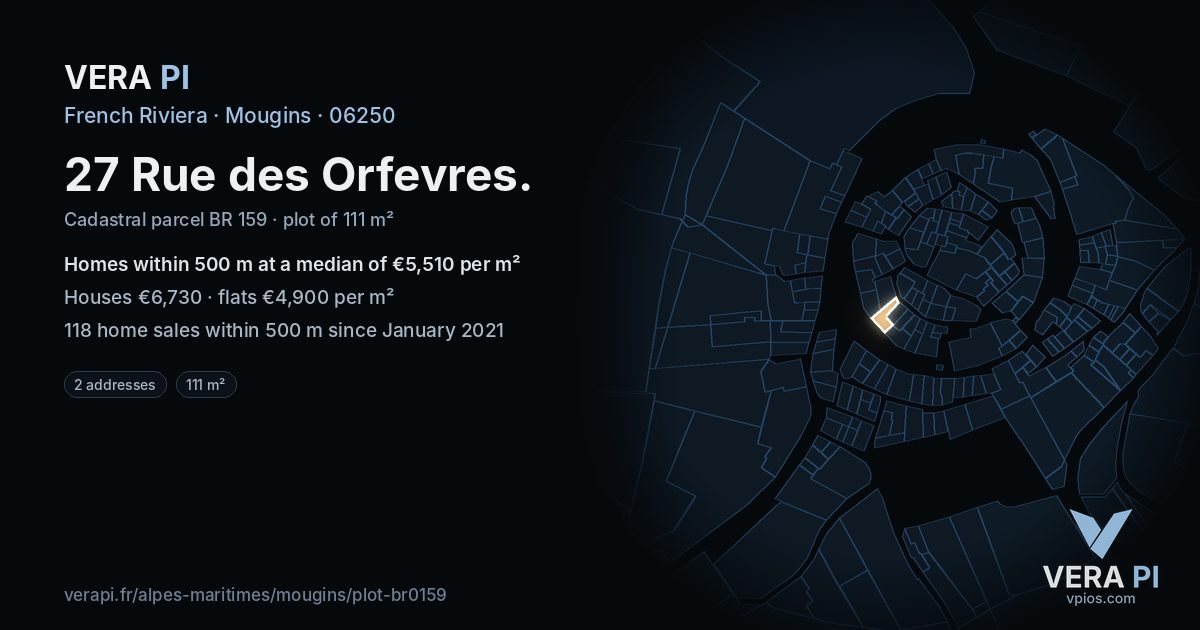 27 Rue des Orfevres, Mougins at night – the plot lit, the parcels around coloured by the prices near them