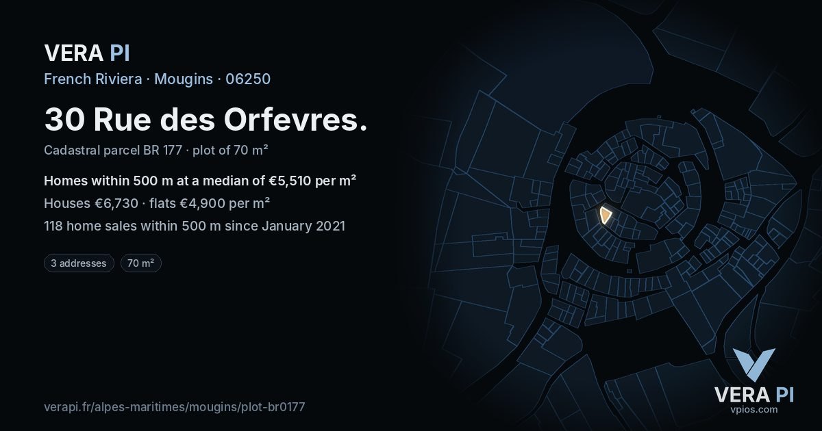 30 Rue des Orfevres, Mougins at night – the plot lit, the parcels around coloured by the prices near them