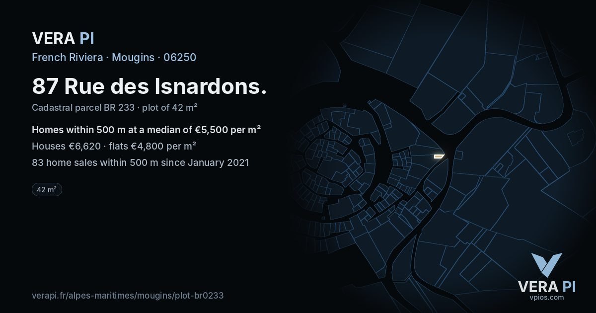 87 Rue des Isnardons, Mougins at night – the plot lit, the parcels around coloured by the prices near them