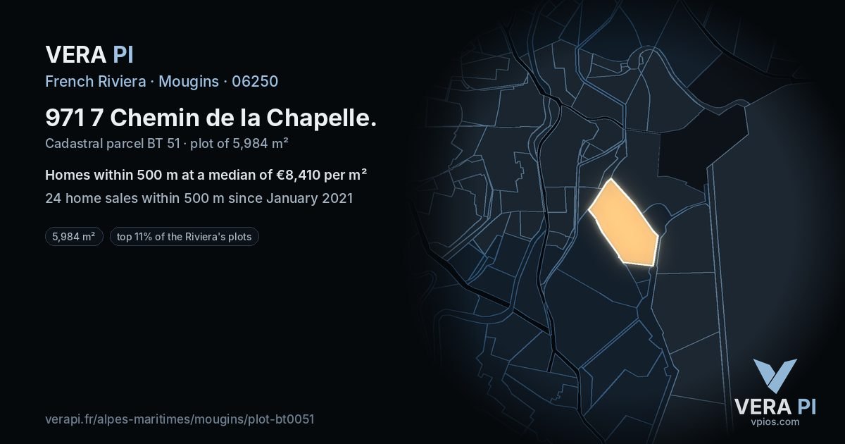 971 7 Chemin de la Chapelle, Mougins at night – the plot lit, the parcels around coloured by the prices near them