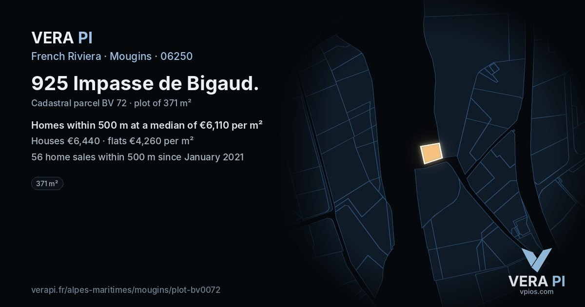 925 Impasse de Bigaud, Mougins at night – the plot lit, the parcels around coloured by the prices near them