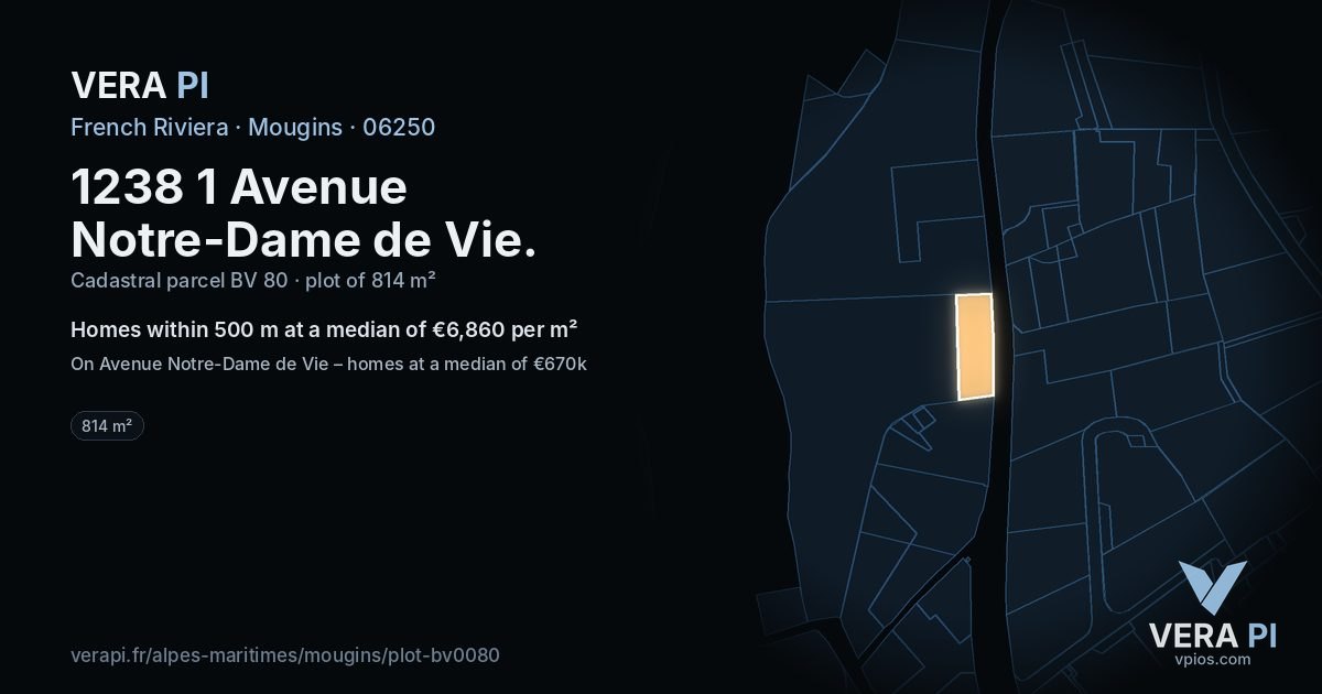 1238 1 Avenue Notre-Dame de Vie, Mougins at night – the plot lit, the parcels around coloured by the prices near them