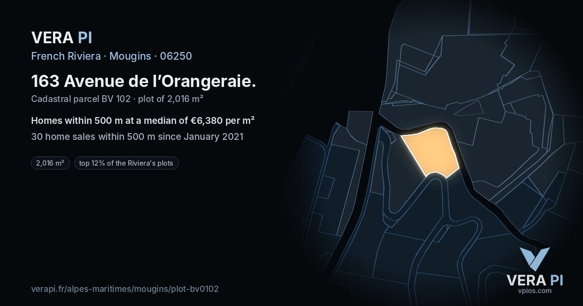 163 Avenue de l’Orangeraie, Mougins at night – the plot lit, the parcels around coloured by the prices near them