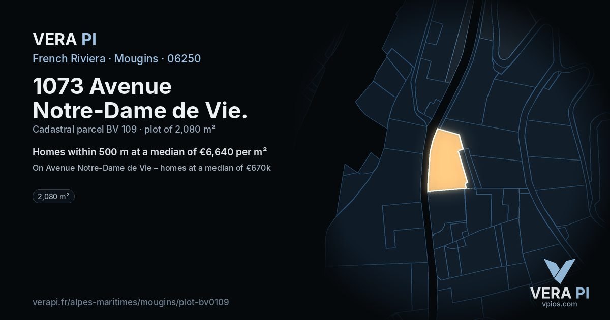 1073 Avenue Notre-Dame de Vie, Mougins at night – the plot lit, the parcels around coloured by the prices near them