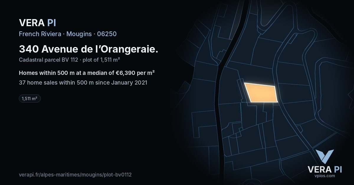 340 Avenue de l’Orangeraie, Mougins at night – the plot lit, the parcels around coloured by the prices near them