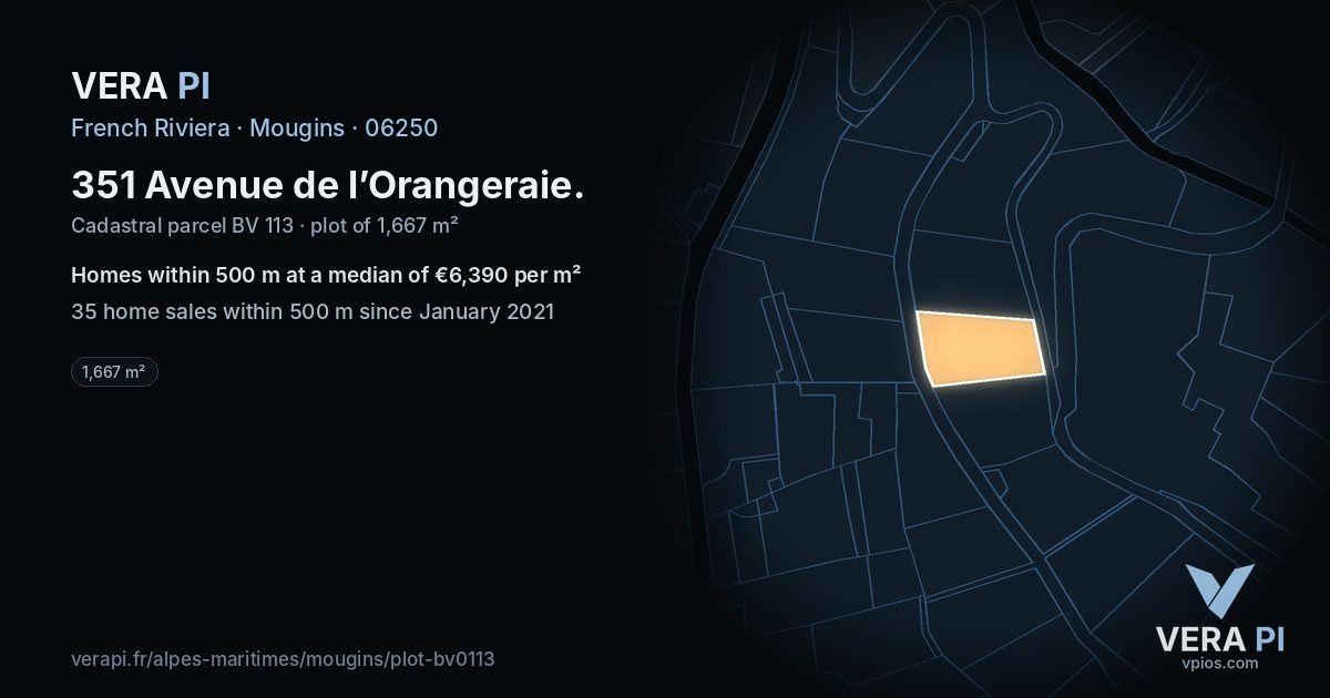 351 Avenue de l’Orangeraie, Mougins at night – the plot lit, the parcels around coloured by the prices near them